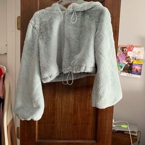 Cropped fluffy jacket